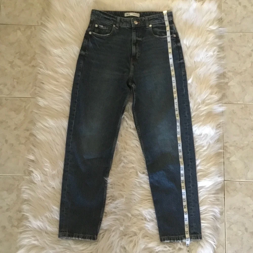 🌹HOST PICK🌹 ZARA HIGH WAIST JEANS / SIZE 6/ NEW CONDITION - Picture 5 of 10
